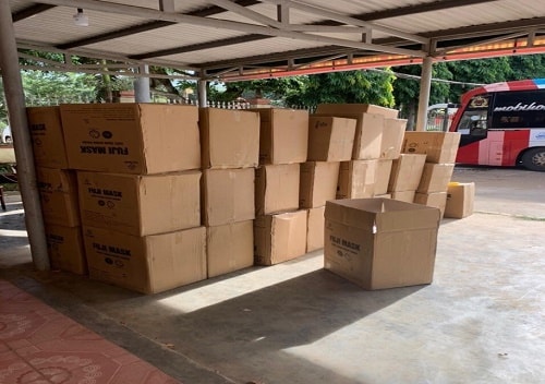 Số khẩu trang y tế không có hóa đơn chứng từ, chứng minh nguồn gốc, xuất xứ bị Công an thị xã Buôn Hồ tạm giữ. Ảnh: CA Đắk Lắk
