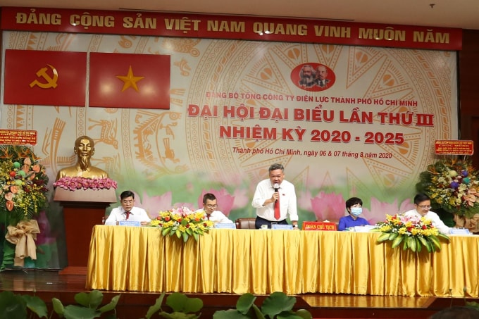 Ông Phạm Quốc Bảo – Chủ tịch Hội đồng thành viên EVN HCMC phát biểu tại đại hội.