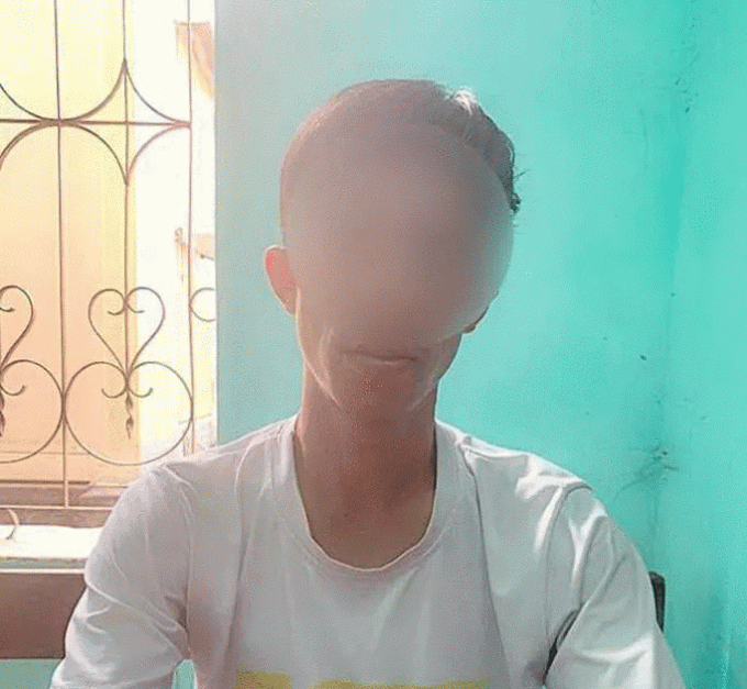 H. T. Tùng (SN 1989) trú tại xã Cự Nẫm, huyện Bố Trạch (Quảng Bình) bị tạm giữ hình sự để điều tra làm rõ việc đối tượng này lén quay clip một cô giáo đang tắm để tống tiền.