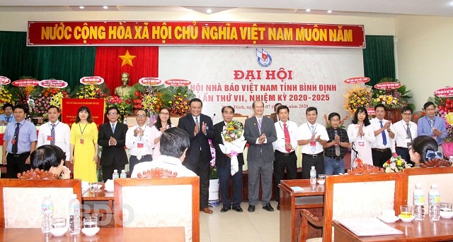 Ban chấp hành Hội Nhà báo Việt Nam tỉnh Bình Định lần thứ VII, nhiệm kỳ 2020-2025 ra mắt tại Đại hội.