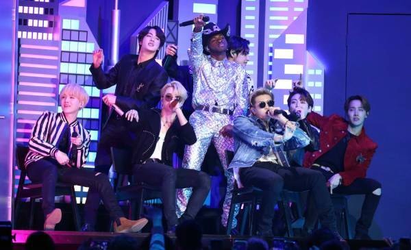 khi biểu diễn ở Grammy 2019