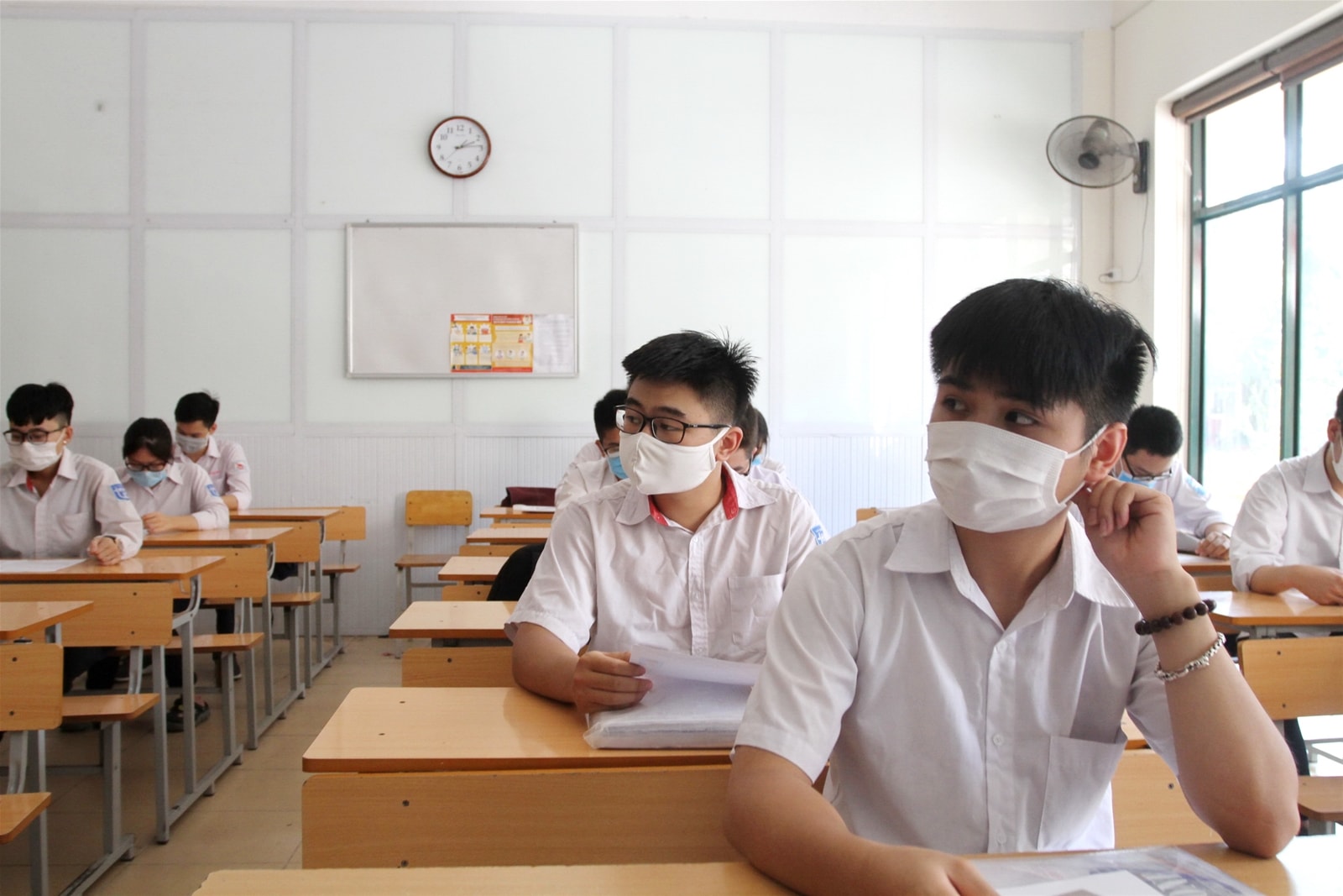 Học sinh đều đeo khẩu trang trong phòng thi. Ảnh: internet.