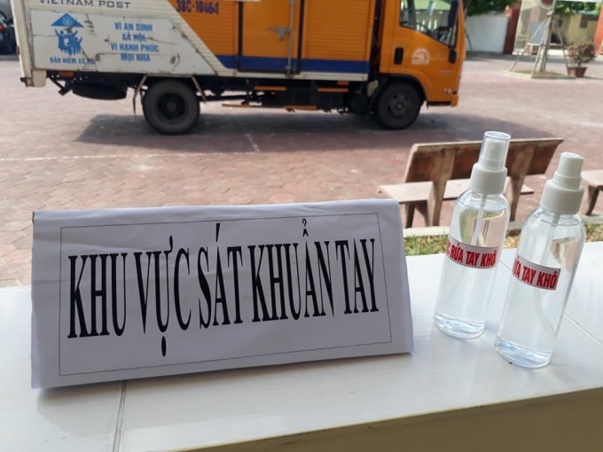 Người ra vào khu vực thi phải đảm bảo vệ sinh, phòng dịch (ảnh TL).