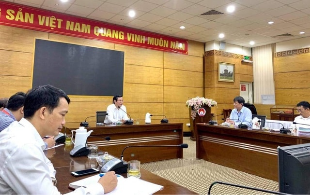 Sáng ngày 9/8, Thứ trưởng Bộ GD&ĐT Nguyễn Văn Phúc đã có buổi làm việc nhanh với Sở GD&ĐT TP.HCM.