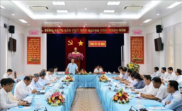 Thường trực Ban Bí thư Trần Quốc Vượng làm việc với Tỉnh ủy Cà Mau. Ảnh: TTXVN