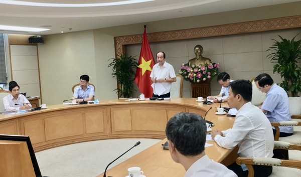 Bộ trưởng, Chủ nhiệm VPCP Mai Tiến Dũng, Tổ trưởng Tổ công tác phát biểu tại cuộc làm việc. Ảnh: VGP