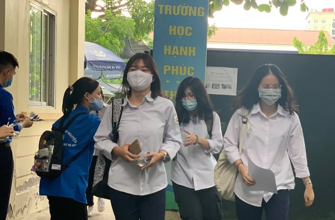 Nhiều câu hỏi của đề Tiếng Anh khiến học sinh kêu quá khó (ảnh Trinh Phúc).