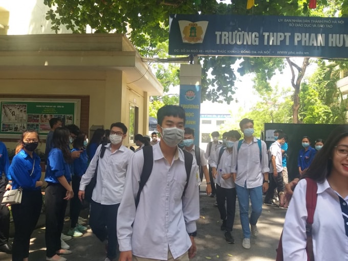 Các thí sinh tự tin về phần thi tổ hợp Khoa học tự nhiên và Khoa học Xã hội của mình (ảnh Trinh Phúc).
