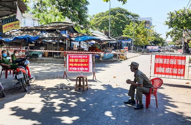Quảng Nam phong tỏa chợ đêm Tam Kỳ. Ảnh: TL.
