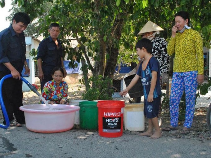 Kiên Giang miễn, giảm giá nước cho người dân bị ảnh hưởng vì COVID-19. Ảnh: TL.