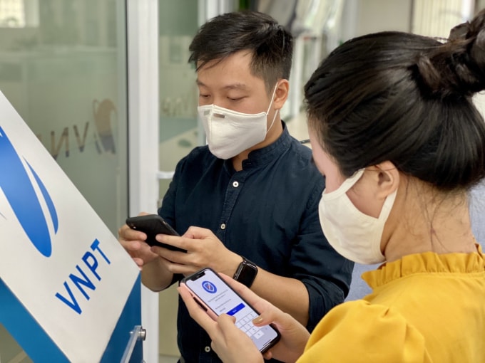 VinaPhone tặng data khuyến khích khách hàng tải Bluezone.