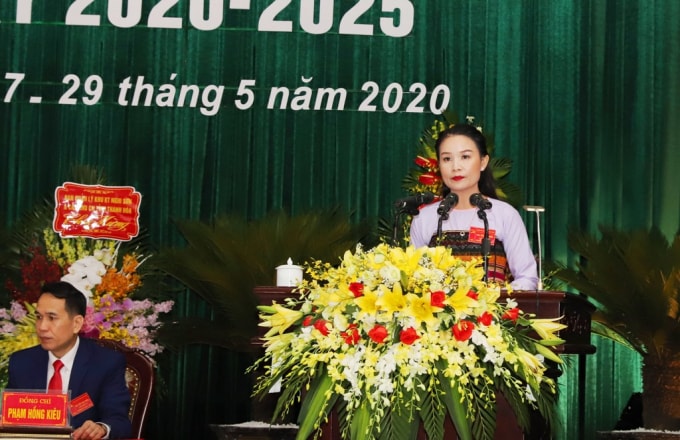 Bà Hà Thị Hương, Phó Bí thư Thường trực Huyện ủy Quan Sơn vừa được BTV Tỉnh ủy Thanh Hóa chỉ định giữ chức Bí thư Huyện ủy Quan Hóa ngay tại Đại hội.