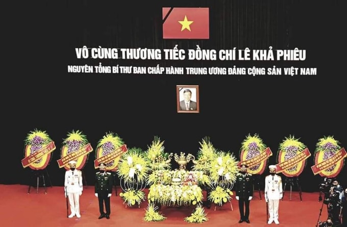 Lễ viếng nguyên Tổng Bí thư Lê Khả Phiêu được tỉnh Thanh Hóa và Quân khu IV tổ chức trang trọng tại Hội trường 25B, TP. Thanh Hóa