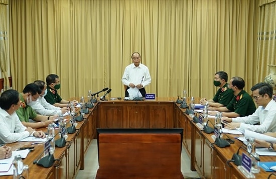 Thủ tướng làm việc với Ban Quản lý Lăng Chủ tịch Hồ Chí Minh. Ảnh: VGP