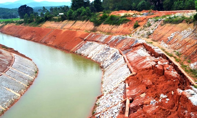 Kênh tưới tiêu Châu Bình nứt toạc bị Bộ Công an vào cuộc điều tra