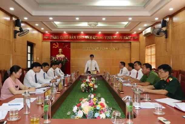 Ban thường vụ Huyện ủy thảo luận dự thảo báo cáo chính trị trình Đại hội Đảng bộ huyện