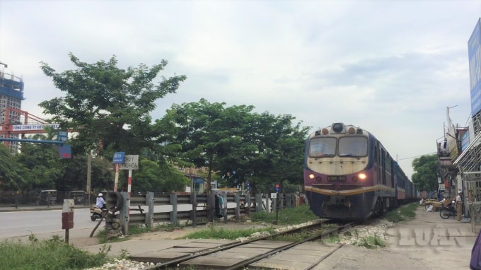 Tình trạng mất an toàn giao thông đường sắt vẫn diễn biến phức tạp trên địa bàn Thành phố Hà Nội