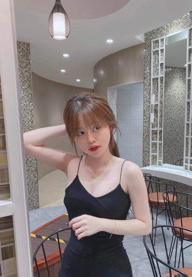 Cô nàng Huỳnh Anh đăng ảnh với nội dung sẽ làm ngơ mọi ý kiến từ dư luận. Ảnh: internet.