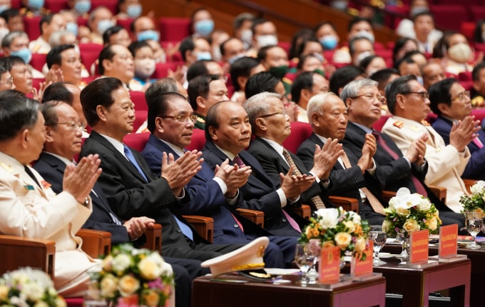 Các đồng chí lãnh đạo, nguyên lãnh đạo Đảng, Nhà nước và các đại biểu dự Lễ kỷ niệm. (Ảnh BCA)