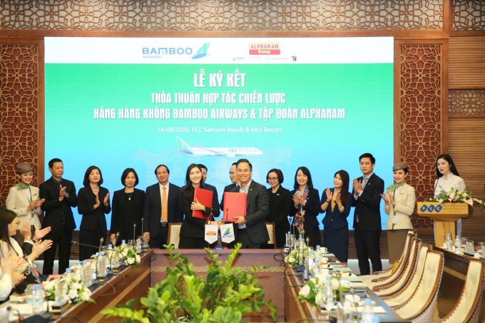Ký kết hợp tác giữa Bamboo Airways và Tập đoàn Alphanam.