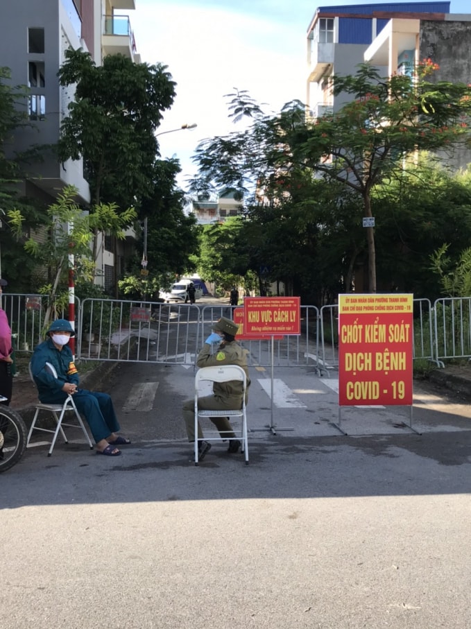 Hải Dương lập chốt kiểm soát toàn thành phố ngăn chặn dịch COVID-19 lây lan. Ảnh: Mộc Lan.