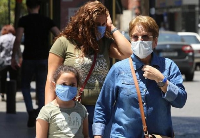 Người dân đeo khẩu trang phòng dịch COVID-19 tại Beirut, Liban ngày 29/5/2020. Ảnh: Reuters.