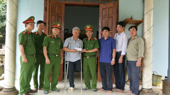 Ngoài công tác chuyên môn, cán bộ Phòng Kỹ thuật hình sự Công an tỉnh Thanh Hoá còn quan tâm tới các hoạt động an sinh xã hội