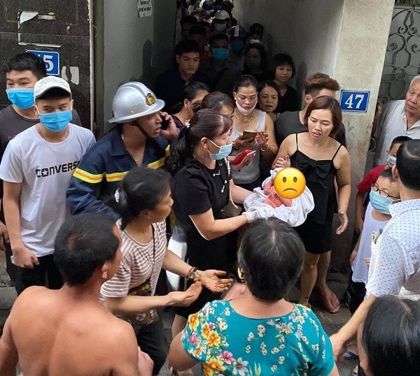 BÉ SƠ SINH BỊ BỎ RƠI