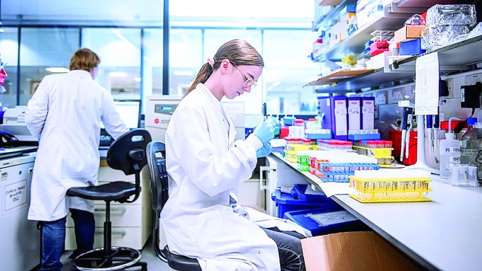 vaccine-covid-19-cua-dai-hoc-oxford-cho-dau-hieu-trien-vong