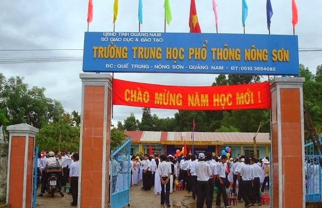 BN991 đến trường THPT Nông Sơn coi thi lại và chấm thi. Ảnh: TL.