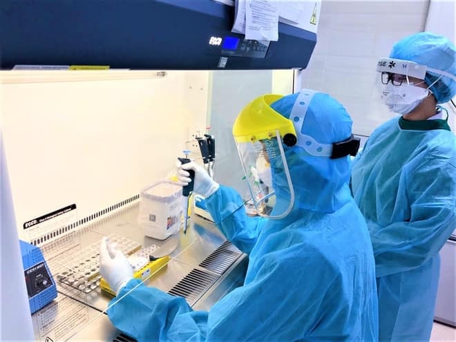 Bộ Y tế yêu cầu tăng năng lực xét nghiệm Realtime RT-PCR tại bệnh viện. Ảnh: TL