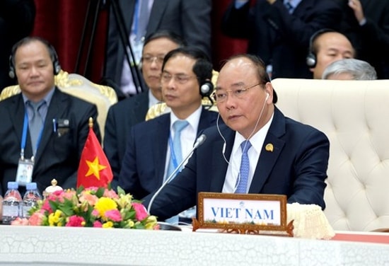 Thủ tướng Nguyễn Xuân Phúc phát biểu tại Hội nghị Cấp cao Hợp tác Mekong - Lan Thương (MLC) lần thứ 2, tháng 1/2018. Ảnh: VGP
