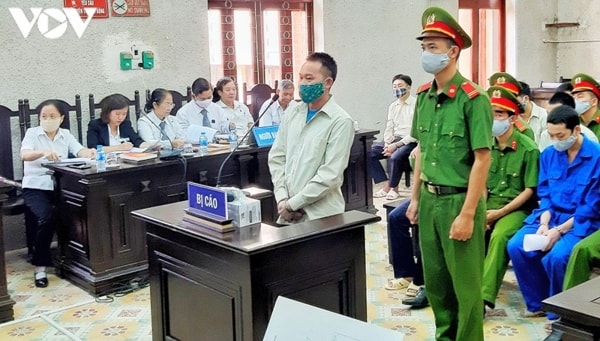 Bị cáo Mua A Lềnh khai báo trước tòa. Ảnh: VOV