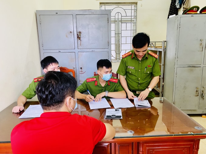 Đối tượng Hà Văn Hoàn tại cơ quan công an