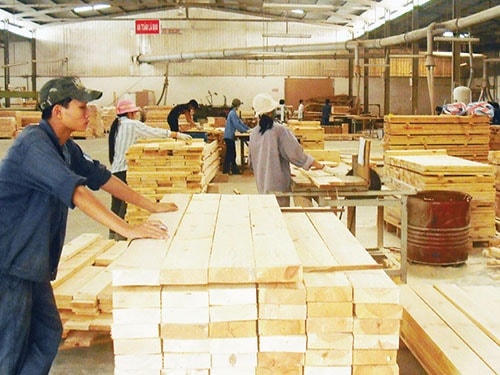 Gỗ là mặt hàng đứng trước nguy cơ bị các nước EU áp dụng biện pháp phòng vệ thương mại.