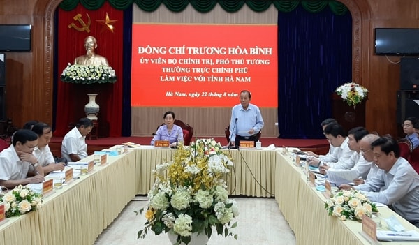 Phó Thủ tướng Thường trực Trương Hòa Bình phát biểu tại buổi làm việc. Ảnh: VGP