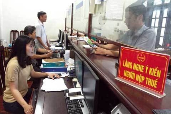Các bộ, ngành, địa phương tiếp tục nghiên cứu, xem xét thực hiện chính sách, giải pháp hỗ trợ các thành phần kinh tế, người lao động nhằm giảm thiểu tác động của đại dịch COVID-19
