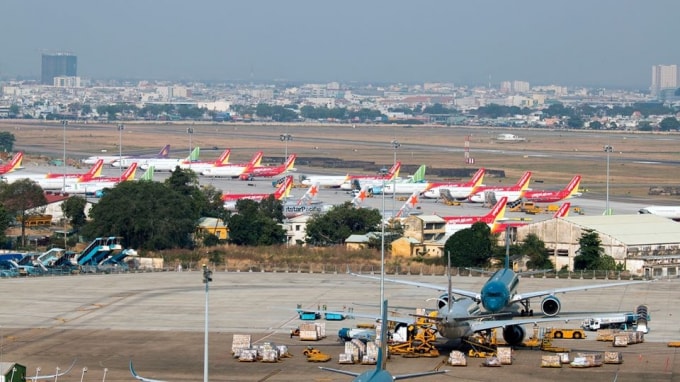 Việc nới lỏng việc đi lại và không kiểm soát tốt người nhập cảnh vào nước ta đã khiến dịch Covid-19 tái bùng phát trở lại. Ảnh minh họa