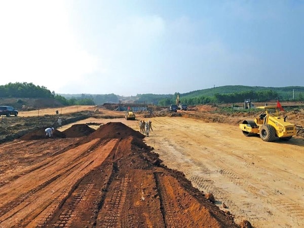Các nhà thầu thi công dự án đầu tư xây dựng cao tốc Bắc - Nam phía Đông, đoạn qua huyện Cam Lộ
