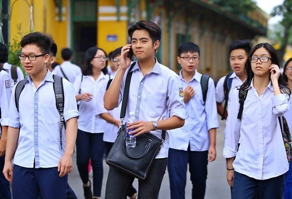 Hơn 200 thí sinh đầu tiên trúng tuyển vào Trường ĐH Kinh tế Quốc dân. Ảnh: internet.