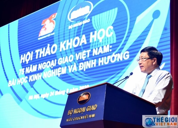 Phó Thủ tướng, Bộ trưởng Ngoại giao Phạm Bình Minh phát biểu khai mạc Hội thảo khoa học 75 năm ngoại giao Việt Nam: Bài học kinh nghiệm và định hướng. Ảnh: TG&VN