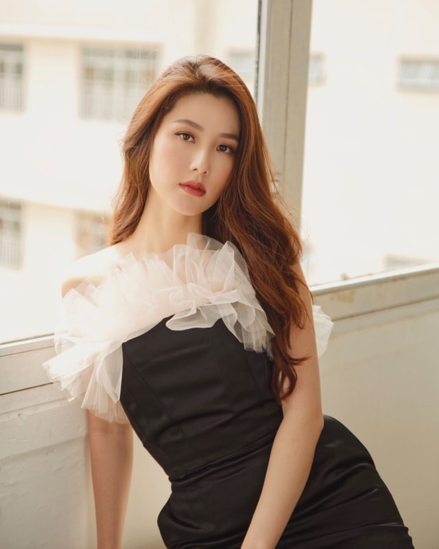 Nhan sắc ngọt ngào, thanh tú của Diễm My nhận được nhiều lời khen ngợi. Trong số những diễn viên thuộc thế hệ 9X, cô được đánh giá khá cao nhờ tài năng và vẻ ngoài xinh đẹp.