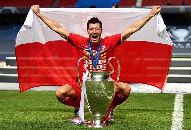 Tiền đạo Lewandowski trải nghiệm lần đầu tiên vô địch Champions League. Ảnh: internet.
