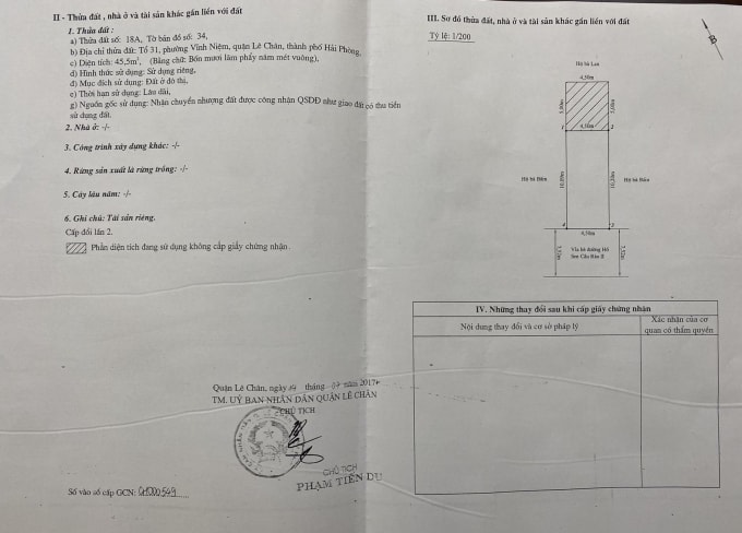 Giấy chứng nhận quyền sử dụng đất số CI 136806, thửa đất 18A, tờ bản đồ số 34 năm 2005, diện tích 45,5 m2, mục đích sử dụng là đất ở đô thị.