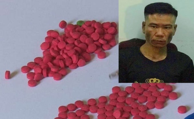 Đối tượng Lò Khăm Tự và tang vật vụ án. Ảnh: CA Thanh Hoá