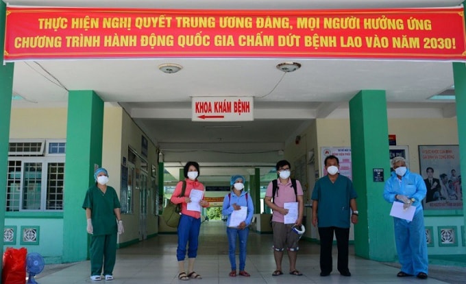 3 bệnh nhân mắc COVID-19 ở Đà Nẵng được xuất viện. Ảnh: TL.