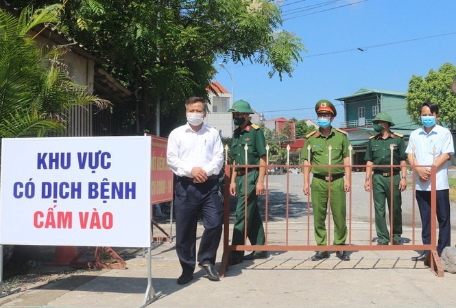 Hà Nam lập 4 chốt phòng, chống dịch COVID-19 tại nơi cư trú của bệnh nhân. Ảnh: TL.