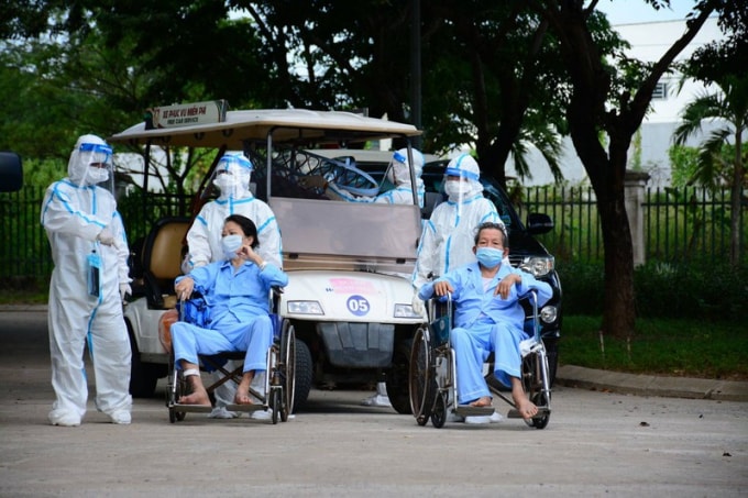 2 bệnh nhân chạy thận nhân tạo được xuất viện trong số này. Ảnh: TL