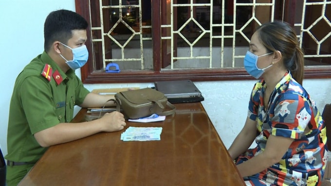 Cao Thị Mỹ Dung bị công an bắt giữ. Ảnh: CA Bình Định