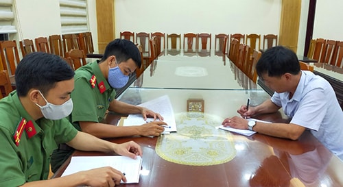 Đối tượng Trịnh Ngọc Tuyên khai nhận tại cơ quan công an.